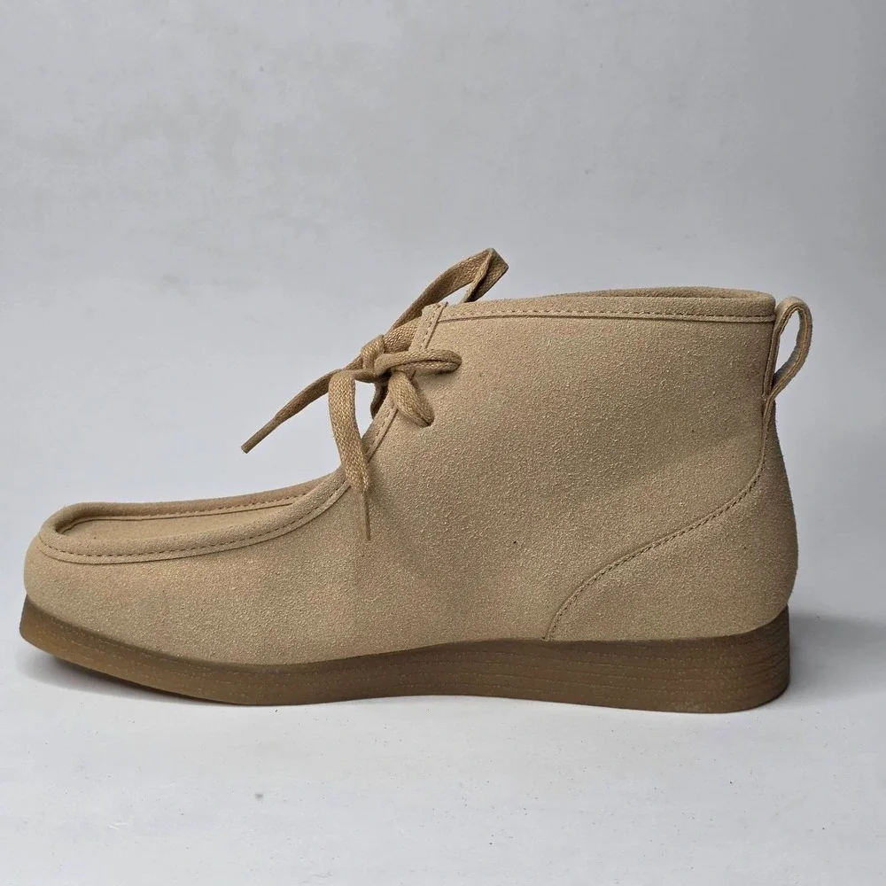 Amazon Essentials Men's Ankle Chukka Boots Size 9 Beige Faux Suede Lace Up Shoes